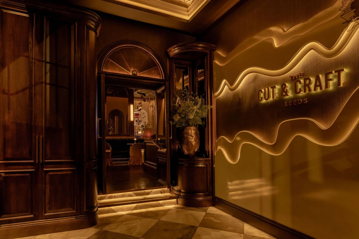 1 Entrance2