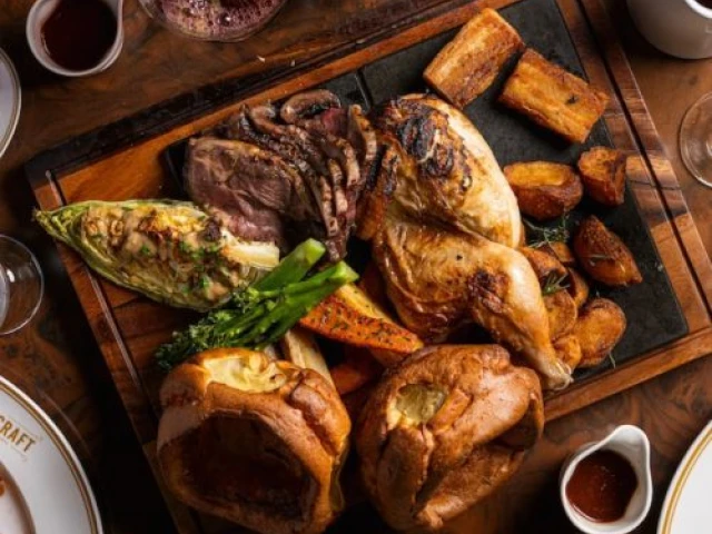 The cut and craft sunday roast manchester