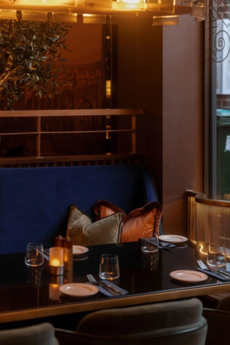 5 Front Dining19